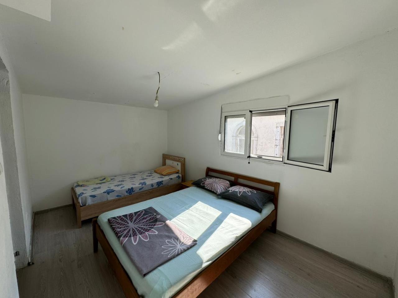 Vlado Apartments ポドゴリツァ エクステリア 写真